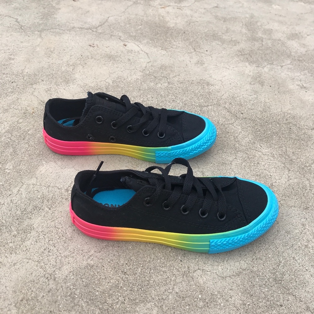 Converse Low Top Black And Rainbow 12c new